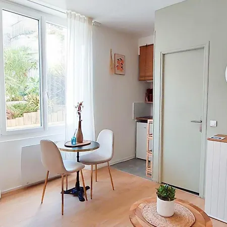Apartamento L'ecrin Du Château à 2, études, Professionnels à Calme Face Au Château Linge Et Wifi Inclus Caen