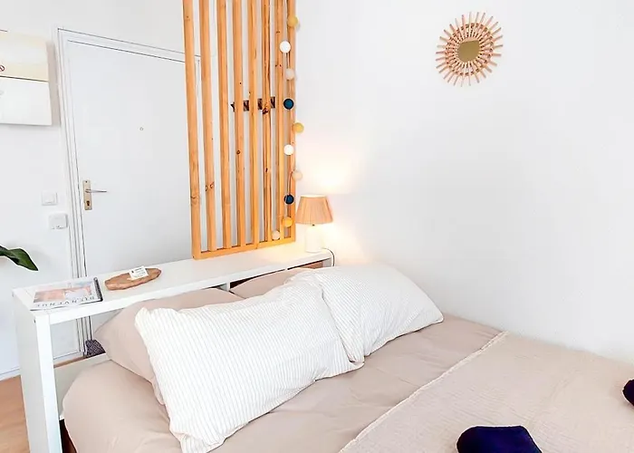 L'ecrin Du Chateau Sejour A 2, Etudes, Professionnels A Calme Face Au Chateau Linge Et Wifi Inclus Apartment Caen